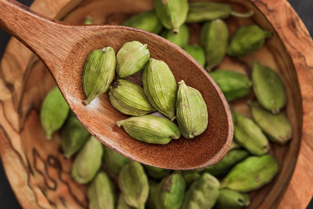Green Bold Cardamom
