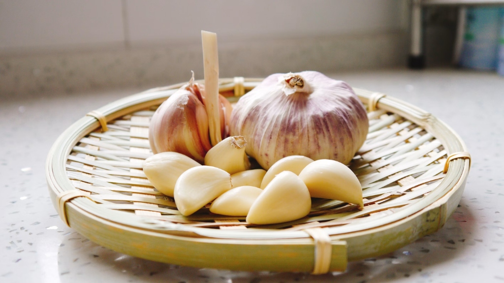 Export Quality Bold Garlic view 3