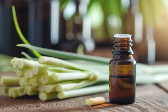 Pure Lemongrass Oil view 3